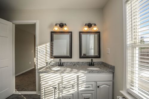 16 Livermore St, Wilton NH 03086-5502 exterior