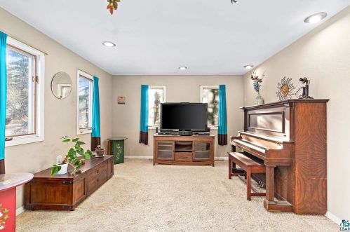 2001 Gearhart St, Duluth MN 55811-5311 exterior