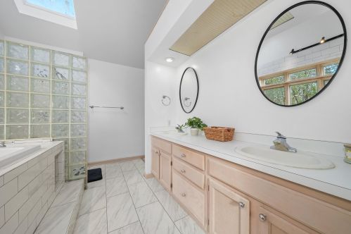 9006 Vine Ave, Bull Valley IL 60097-8243 exterior