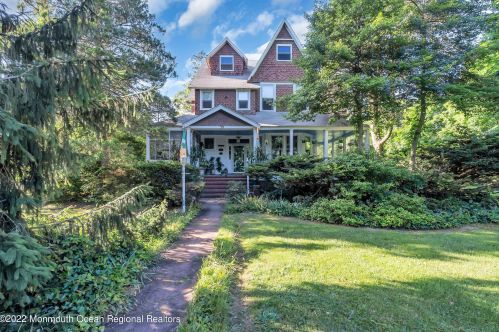 39 Hollywood Ave, West Long Branch, NJ 07764-1838