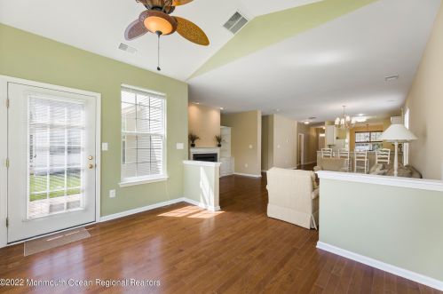 24 Cromwell Ln, Jackson Twp NJ 08527-4687 exterior