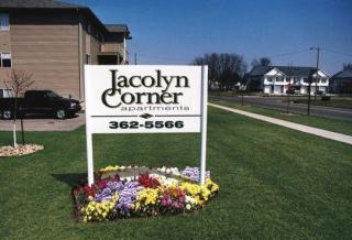110 Jacolyn Dr, Cedar Rapids IA  52404-6701 exterior