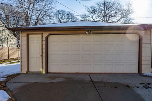 1336 87 St, Milwaukee WI 53214-4358 exterior