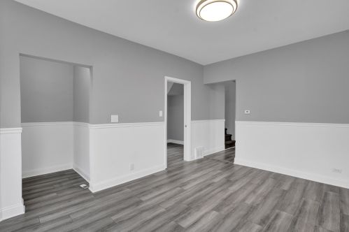 9329 Luella Ave, Chicago IL 60617-3930 exterior