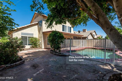 820 Granada Dr, Chandler AZ 85226-2371 exterior