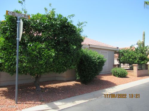 1686 Lindrick Dr, Chandler AZ  85249-8712 exterior