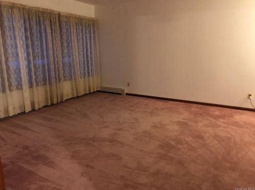 10 Farm Mdw Ln, Montgomery NY 12549-2100 exterior