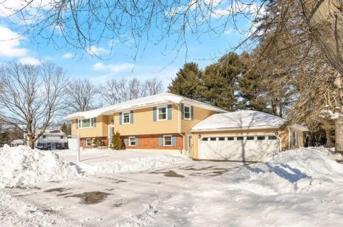 9 Lobao Dr, Danvers, MA 01923-1108