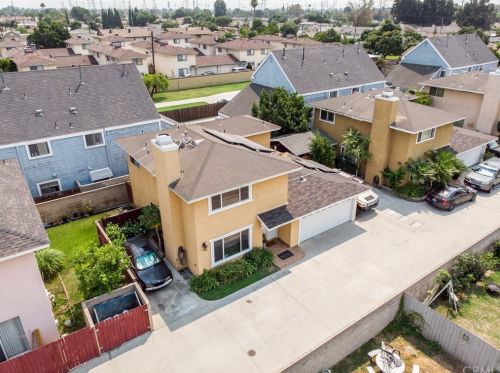 9466 Cedar St, Bellflower CA 90706-6577 exterior