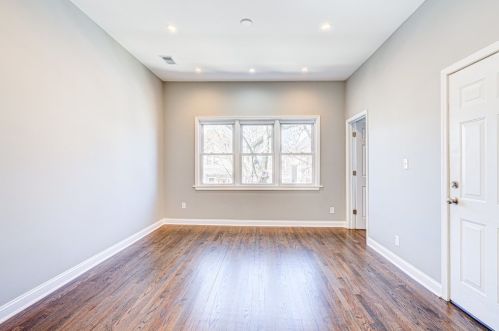 1713 Troy St, Chicago IL 60655-2027 exterior