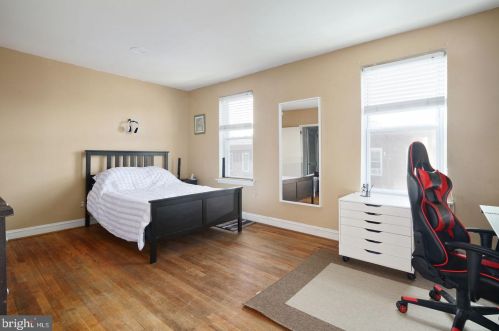 865 26 St, Philadelphia PA 19146-4402 exterior