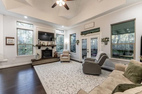 39 Forest Dr, Huntsville TX 77340-5676 exterior