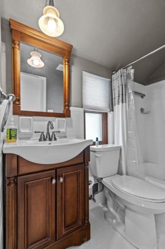 326 Altoona Pl, Pittsburgh PA  15243-2063 exterior