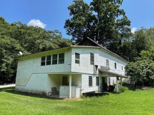 2266 Collins Dr, Atlanta GA 30344-1007 exterior