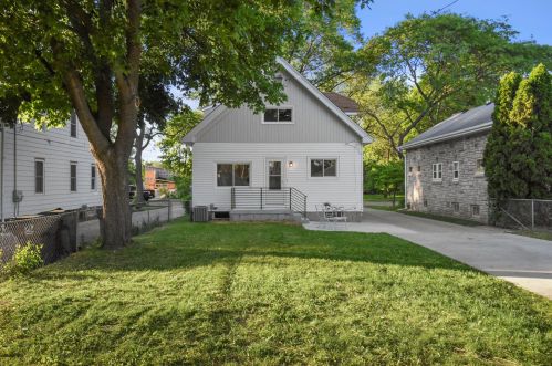 909 Eula Ct, Milwaukee WI  53209-6505 exterior