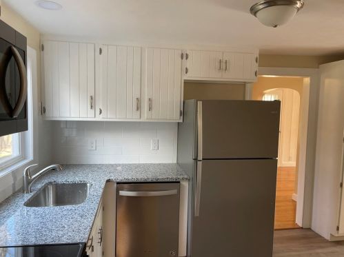 2 Colony Ln, Worcester MA  01612-1426 exterior