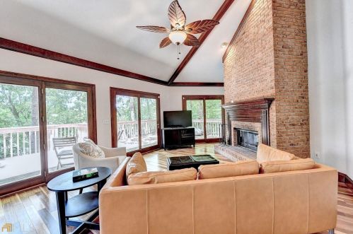 8388 Lake Dr, Lithonia GA  30039-5724 exterior