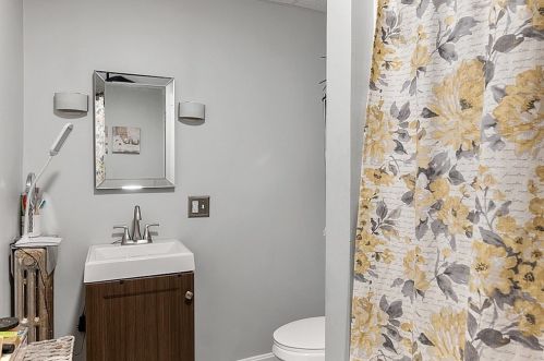 15 Isabella St, Worcester MA 01603-2122 exterior