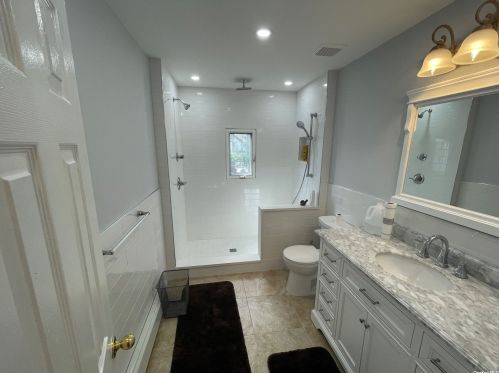 180 Beverly Pkwy, Valley Stream NY  11580-4240 exterior