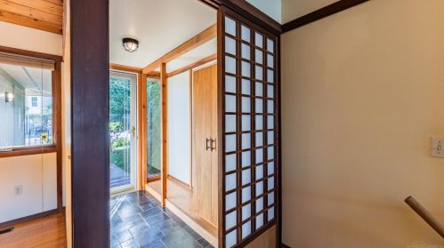 15404 Park Lake Rd, East Lansing MI 48823-3864 exterior