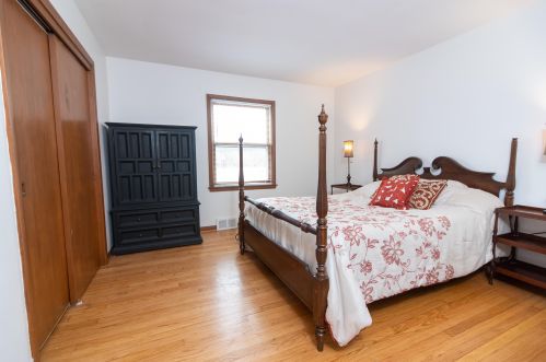 8733 Spruce Rd, Milwaukee WI 53217-1520 exterior