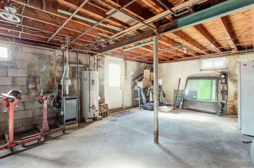 128 Casper St, Valley Stream NY 11580-3606 exterior