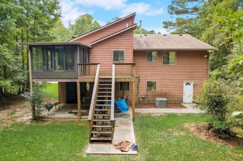 640 Butterfield Ln, Atlanta GA exterior