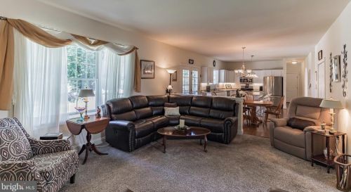 300 Ardmore Ave, Ardmore PA 19003-1012 exterior