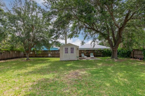 2193 Shelter Dr, Fort Pierce FL 34952-4849 exterior