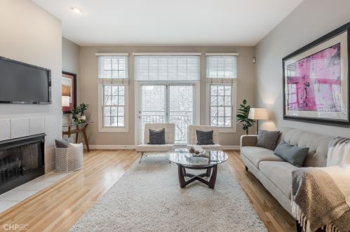 844 Ogden Ave, Chicago IL  60642-5426 exterior