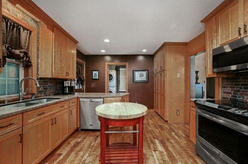 817 County Rd B, Saint Paul MN 55113-4532 exterior