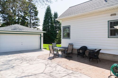 6617 Powell Pl, Milwaukee WI 53213-2980 exterior