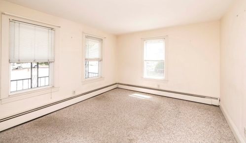 12 Kilmer Ave, Taunton MA 02780-4034 exterior