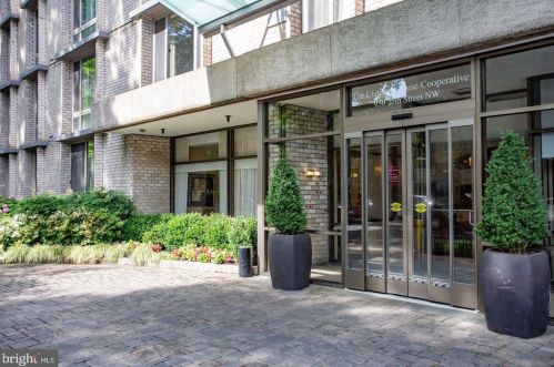 950 25th St, Washington DC  20037-2137 exterior