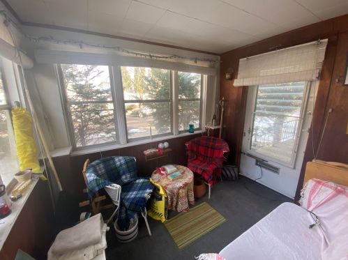 6129 Locust St, Milwaukee WI 53212-2545 exterior