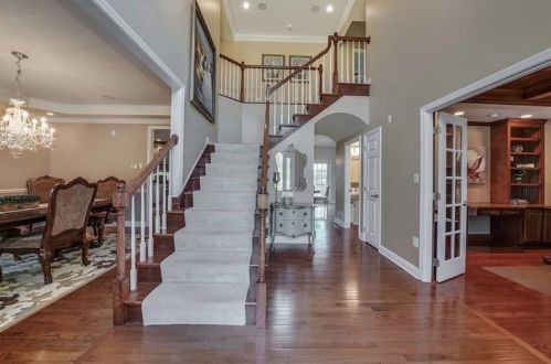 2004 Marjorie Ln, Moon Twp, PA 15108-3529