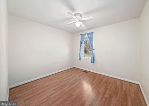 5537 Burnside Dr, Rockville MD 20853-2457 exterior