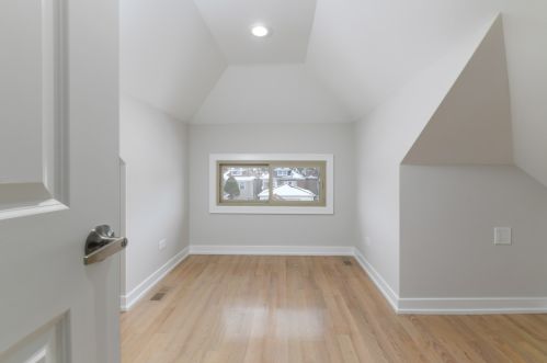 7810 Cressett Dr, Chicago IL  60707-1344 exterior