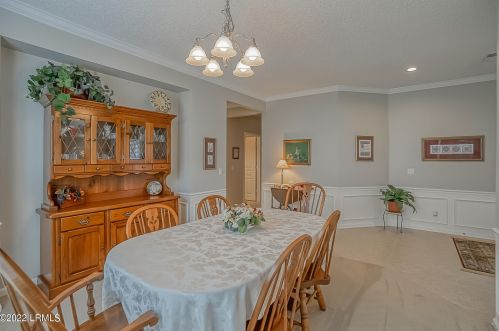 27 Crescent Creek Dr, Bluffton SC 29909-6211 exterior