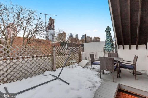 419 12 St, Philadelphia PA 19123-3733 exterior