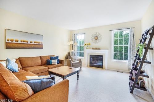 44 Henning Ter, Parsippany NJ 07834-3716 exterior