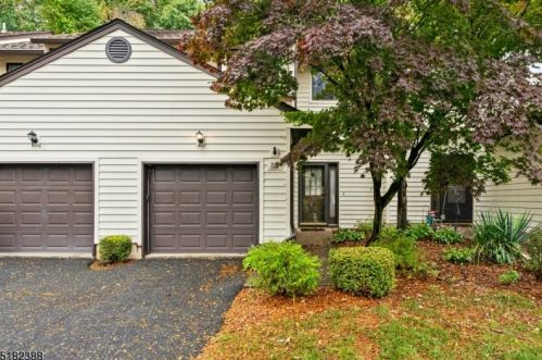 32 Cardinal Ln, Fredon, NJ 07860-1478