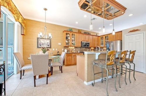 5616 Lago Villaggio Way, Naples FL 34104-5739 exterior