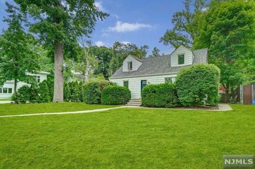 54 Jewett Ave, Tenafly NJ  07670-1903 exterior