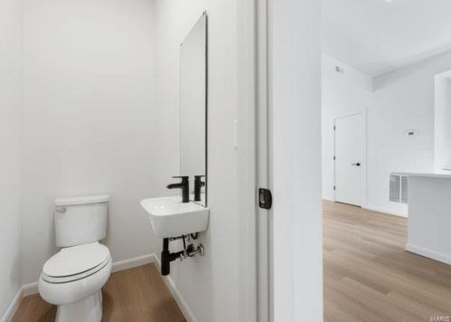 2867 Indiana Ave, Saint Louis MO 63118-2506 exterior