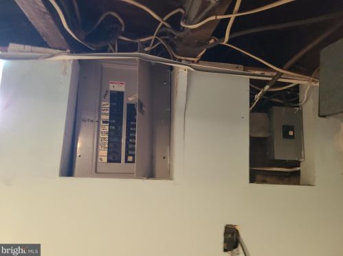 319 Engle St, Chester PA 19013-2509 exterior