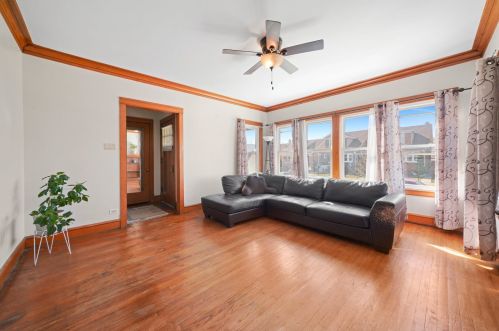 4514 Schubert Ave, Chicago IL 60614-1505 exterior