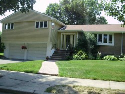 66 Redwood Rd, Newton, MA 02459-3127