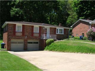 676 Carnival Dr, Pittsburgh, PA 15239-2629