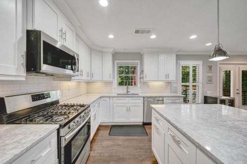 2508 Caladium Dr, Atlanta GA 30345-1325 exterior